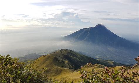 lambak meaning|Mount Lambak .